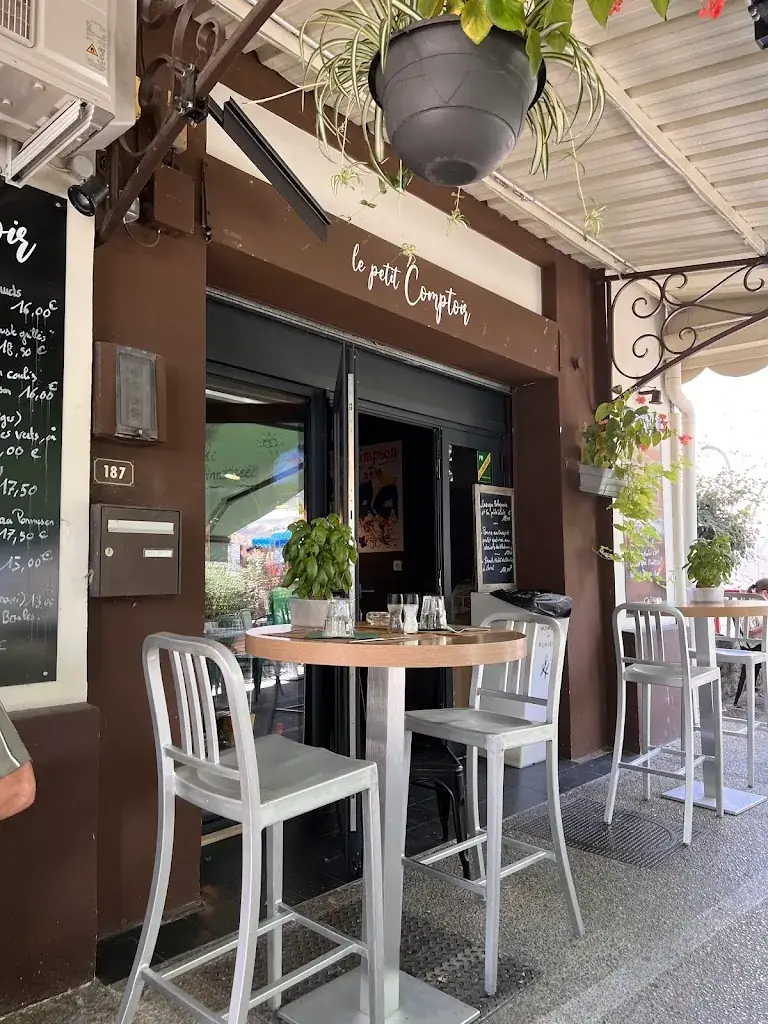 Le petit comptoir restaurant à Bédoin