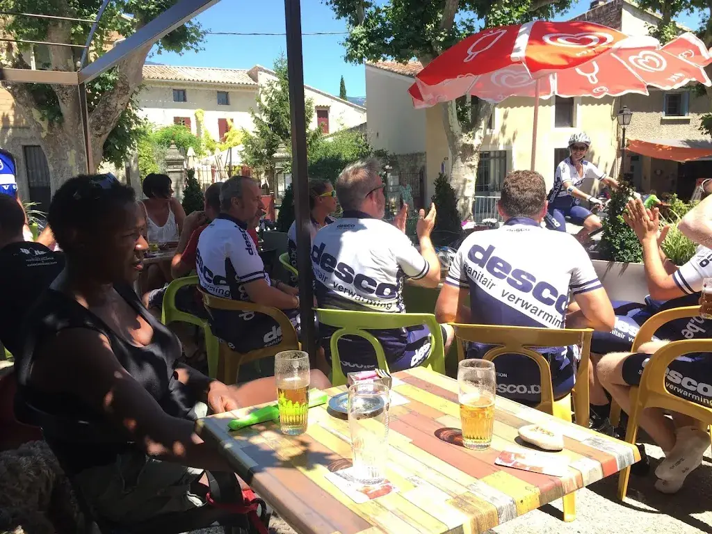 Nige White_Portail de l'Olivier_Bédoin_review