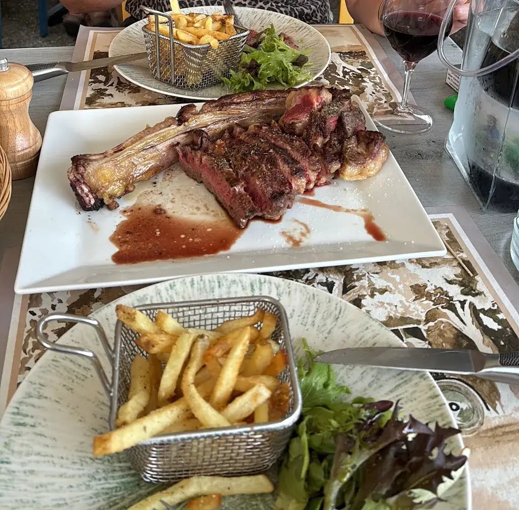 Melodie Morin_Le Resto & Caviste Bar du Cours 1936_Bédoin_avis