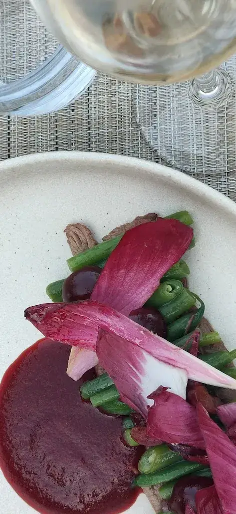 Guy Sigston_CLOVIS & BASINA | Restaurant à Crillon Le Brave_Crillon-le-Brave_avis