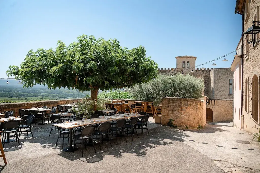 CLOVIS & BASINA | Restaurant à Crillon Le Brave ristorante a Crillon-le-Brave