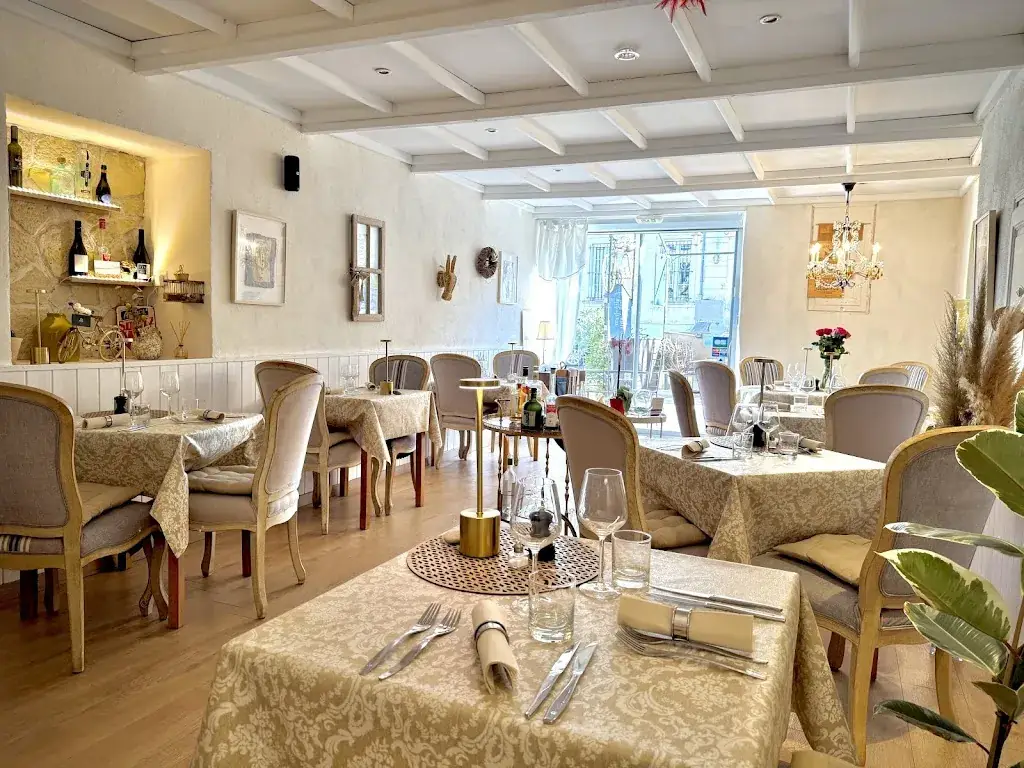 AQUÌ SIAN BÈN restaurant provençal_Malaucène_slider_image_1