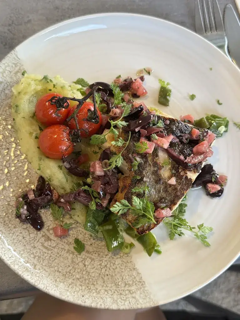 Jady Jade_Restaurant L'Ardoise_Mazan_review