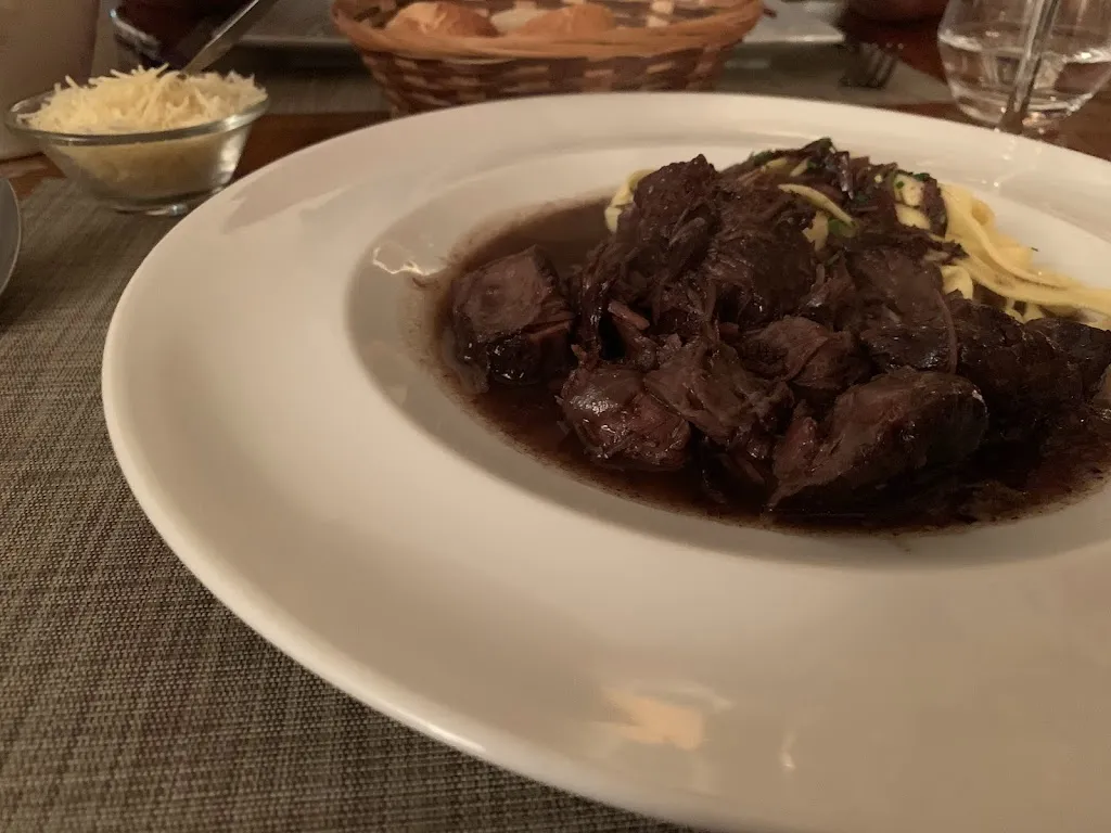 Courtney Howeth_La Remise_Besse-sur-Issole_review