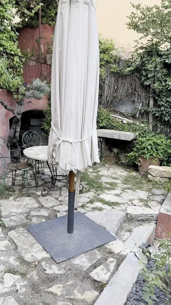 Kinga Szalai_Le Belvédère Restaurant et Chambre d’hôtes à Flassans-sur-Issole_Flassans-sur-Issole_review