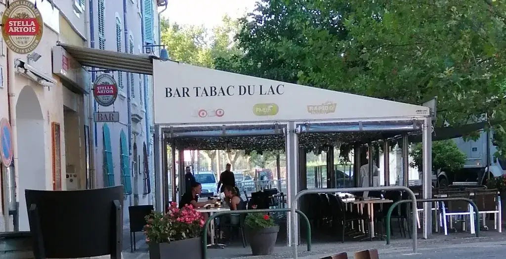 Bar tabac du lac restaurant in Besse-sur-Issole