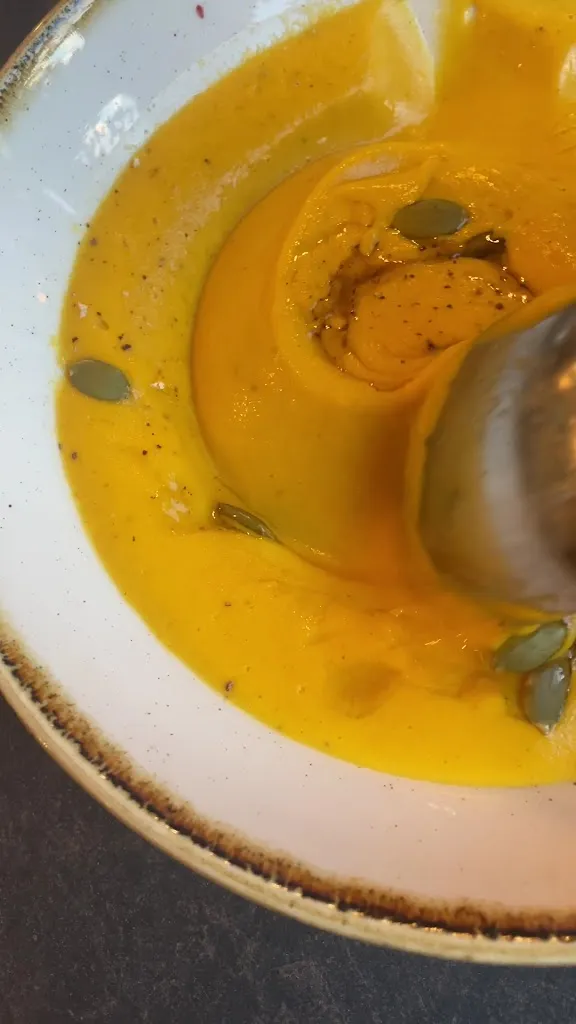 Xenia Lapuschina_La Mésange Toquée_Saint-Martin-d'Uriage_review