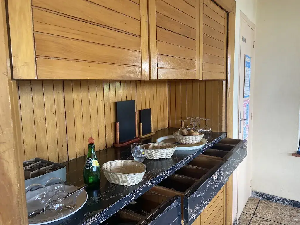 Chez Rose_Châteauneuf-Villevieille_slider_image_1