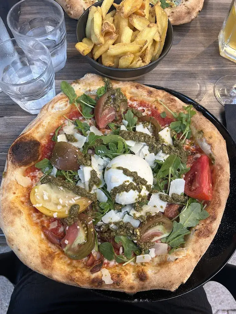 Miss Illingworth_Le Chalet - Pub Savoyard_Novalaise_review