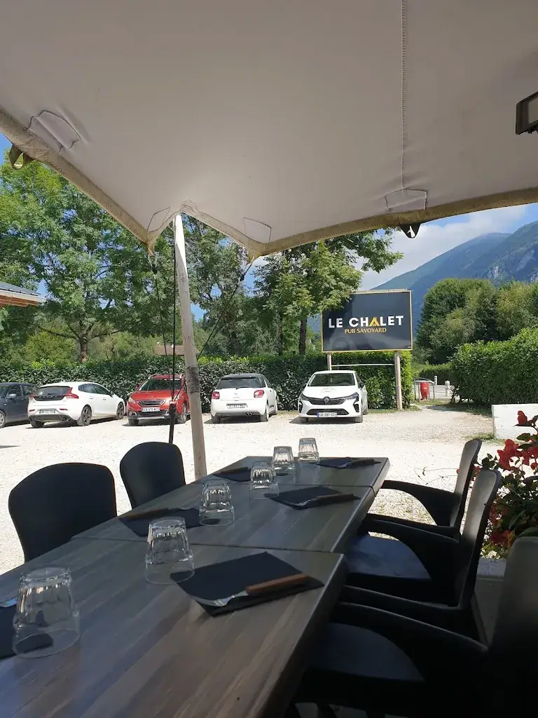 Le Chalet - Pub Savoyard restaurante en Novalaise