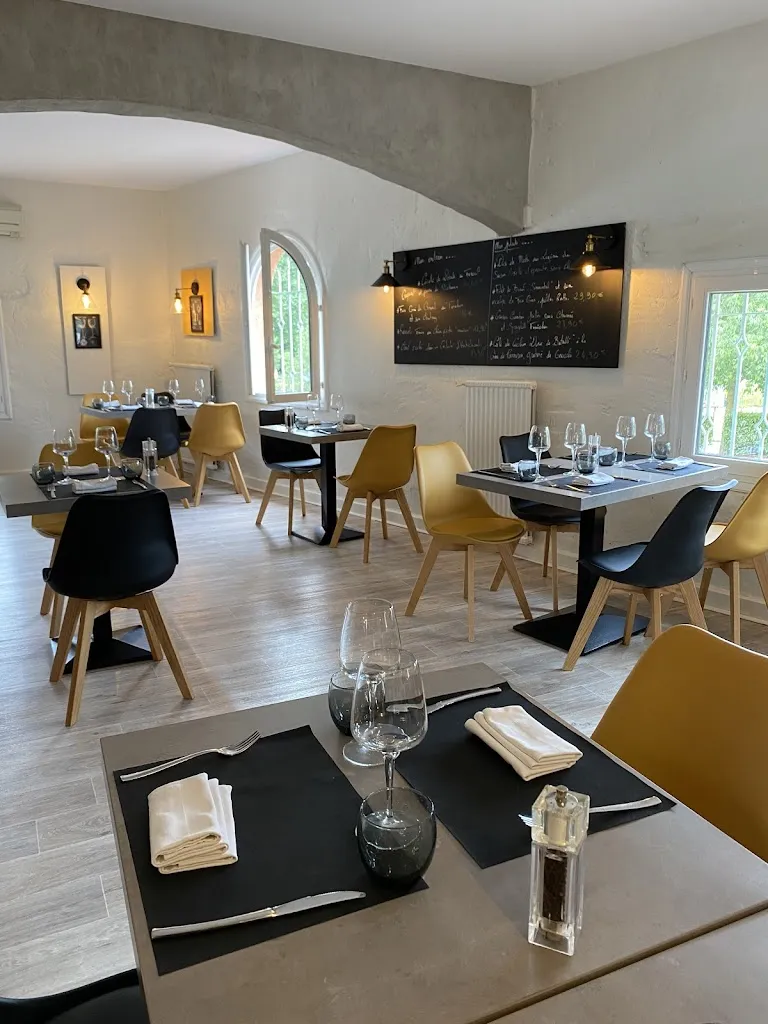 La Fleur de Thym Restaurant in Contes