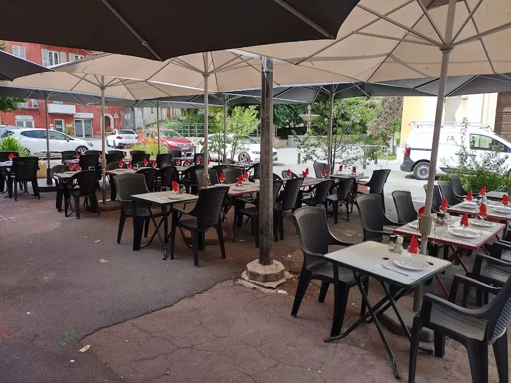 Restaurant provençal traditionnel Café de l'Union Tabac restaurant in L'Escarène