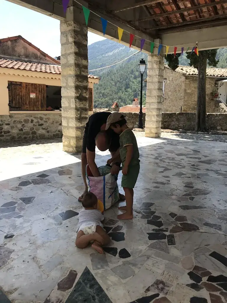 Zanping Huang_Ch’ti Castel_Coaraze_review