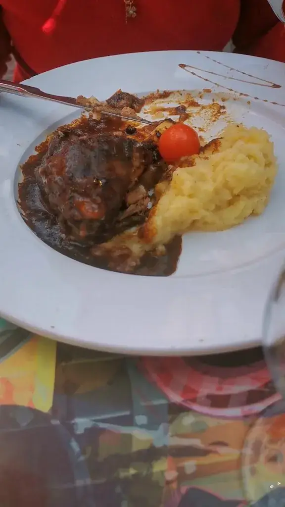 Chez Regine_Contes_slider_image_2