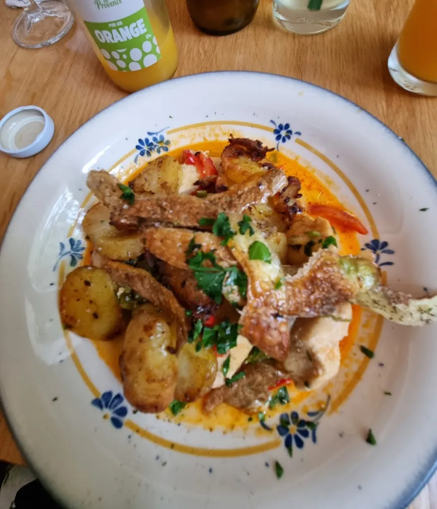 Lily des Bellons_SARL ZOU MAI_Bollène_review