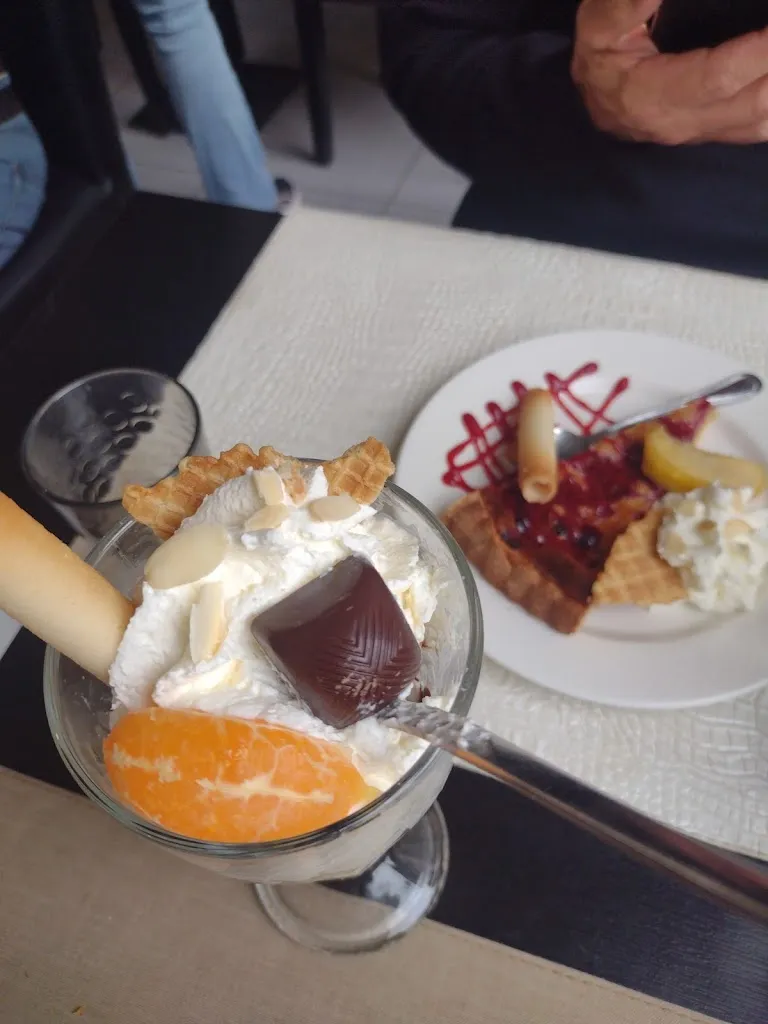 brigitte chanel_L'écluse by L'originale_Bollène_review