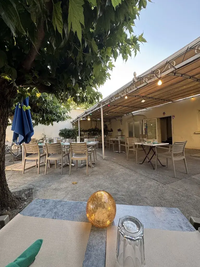 Le Pourkoi Pas restaurant in Bollène