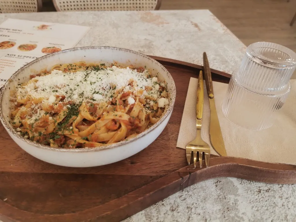 Tobi travel_Pasta Home_Bollène_review