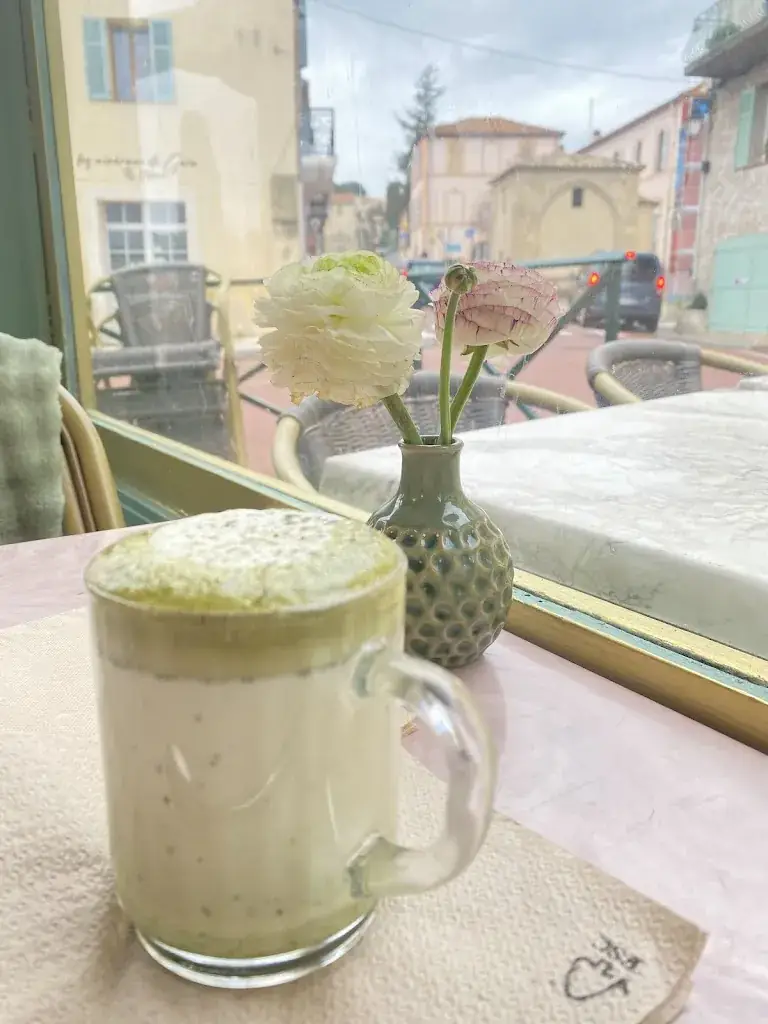 KALI WONG_L’auberge du vieux village_Biot_recensione