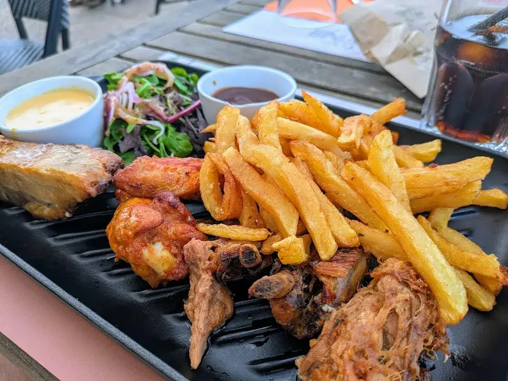 C J_Bistro & Co. RoofTop Bar_Antibes_reseña