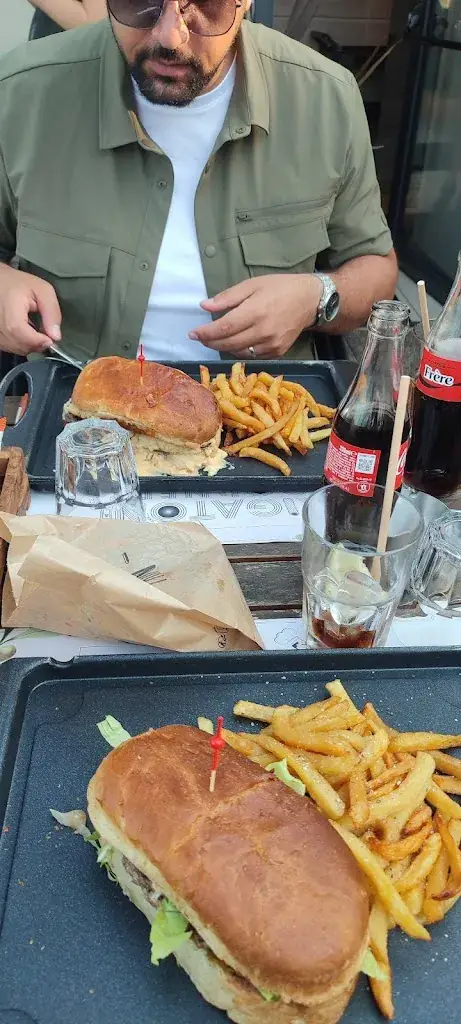 Berivan Gangin_Bistro & Co. RoofTop Bar_Antibes_reseña