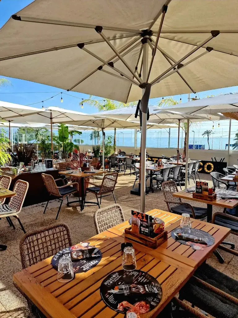 Bistro & Co. RoofTop Bar_Antibes_slider_image_1