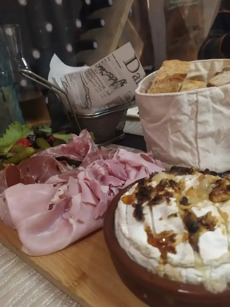 LB lounge_Biot_slider_image_1