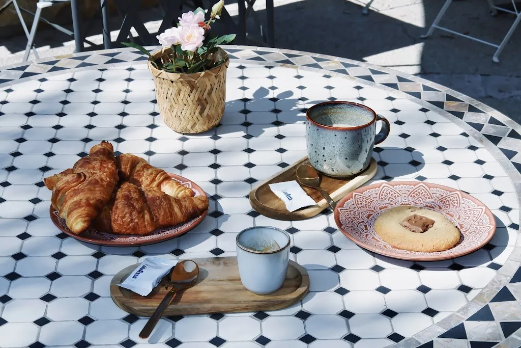 La Douce Vie Coffee Shop_Biot_slider_image_3
