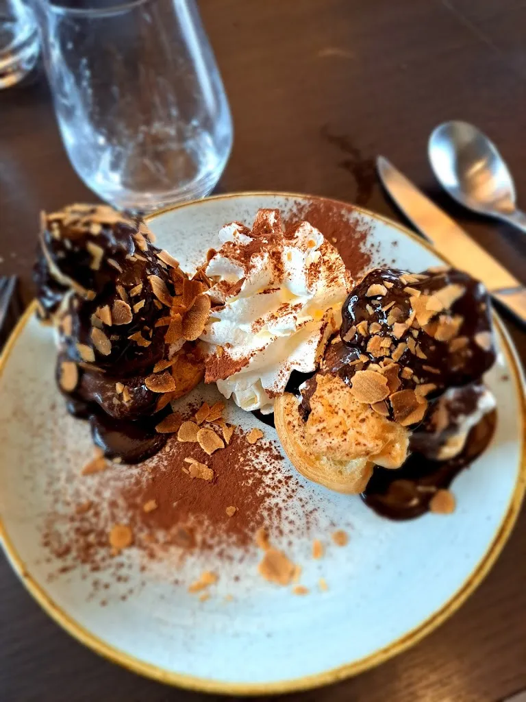 Régis Cotreuil_Moza_Neuville-sur-Saône_review