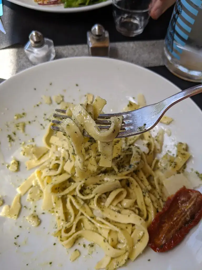 Barbara Marcantonio_Bistrot Le Terrail_Bonnieux_review