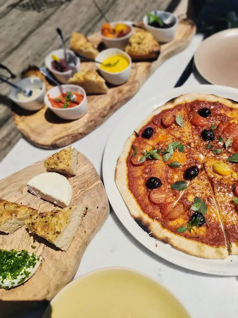 Bianca Ogel_La Bergerie, Restaurant & Bar_Bonnieux_review