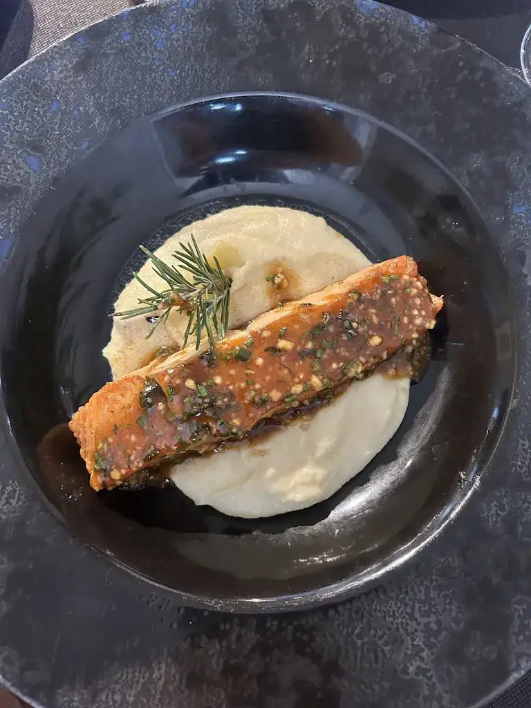 C J._La Petite Histoire_Gargas_review