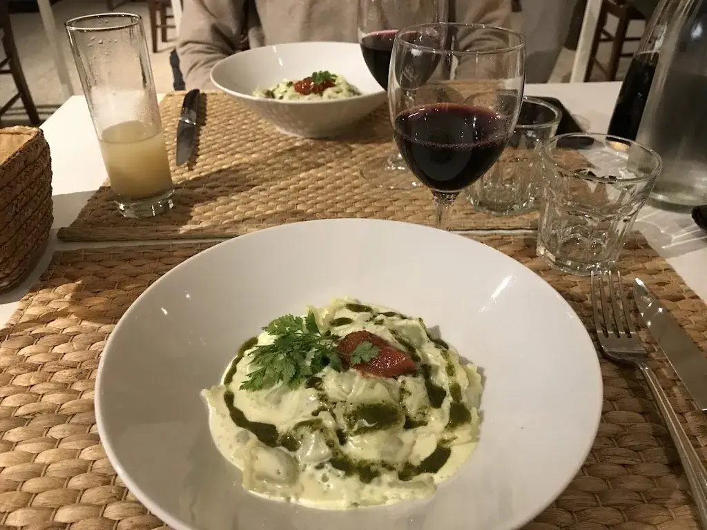 Sophie Clarke_La Petite Histoire_Gargas_review