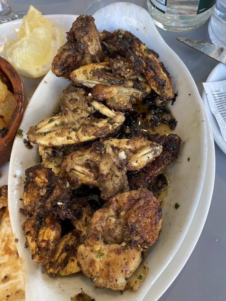 P Tril_LE CAVEAU_Neuville-sur-Saône_recensione