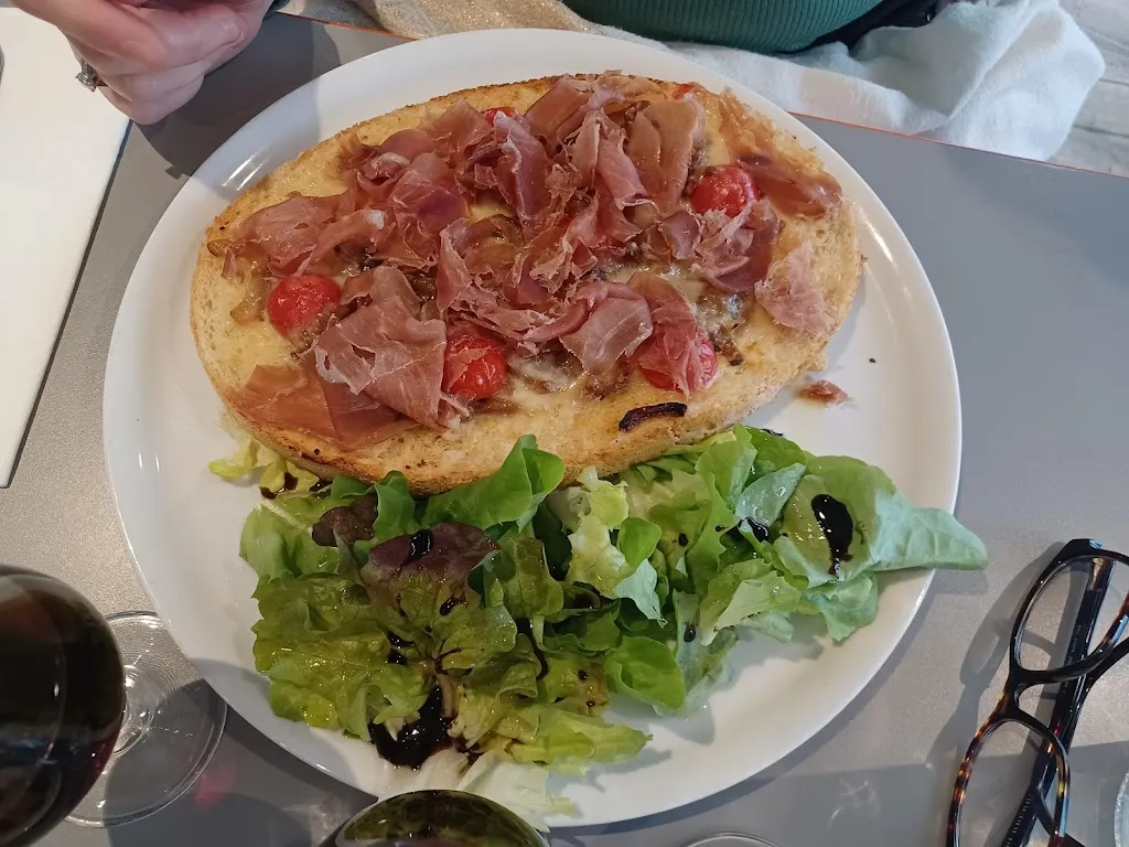 Laurent Vivert_LE CAVEAU_Neuville-sur-Saône_recensione