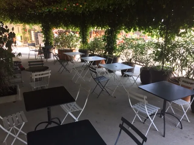 Crêperie salé/ sucré . Glacier Le Tinel ristorante a Bonnieux