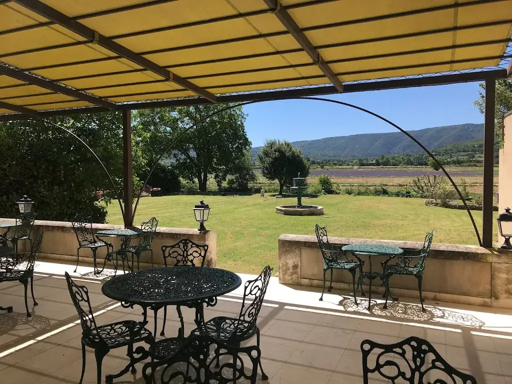 Café de la Gare Bonnieux restaurant in Bonnieux