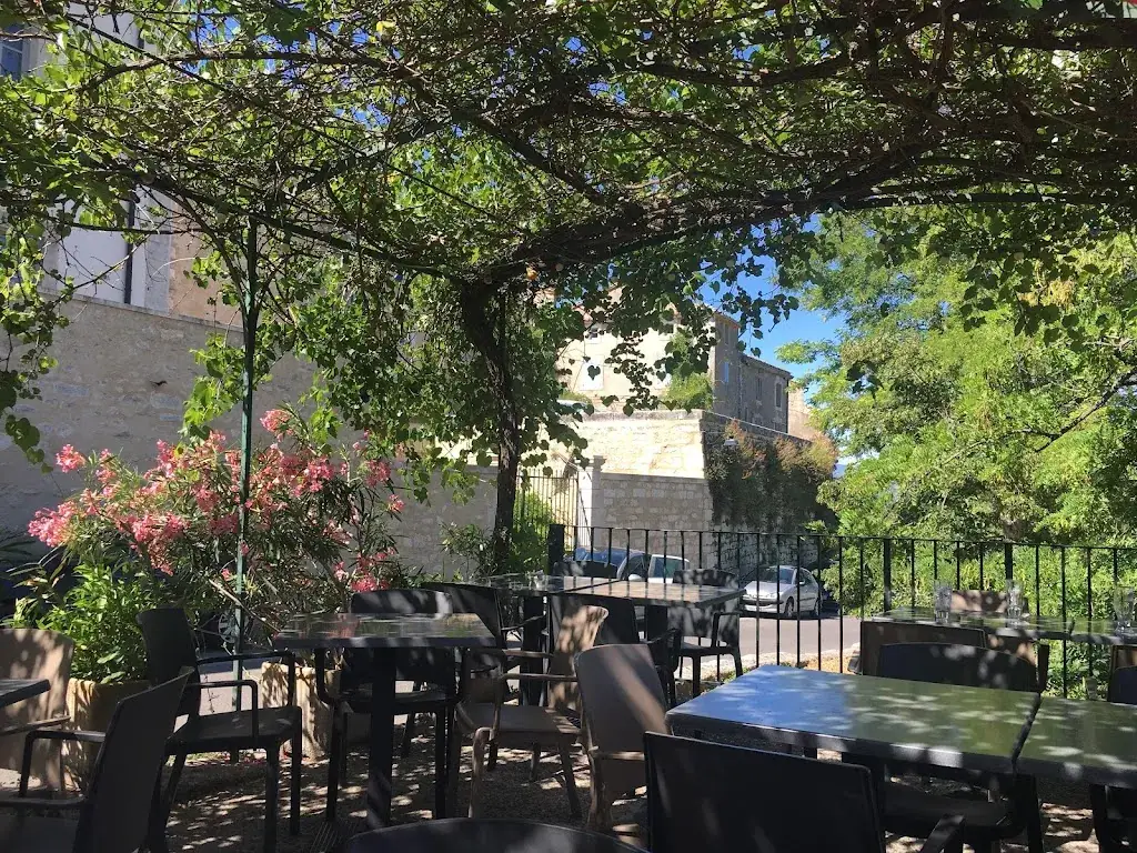 Cafe de France_Lacoste_slider_image_1