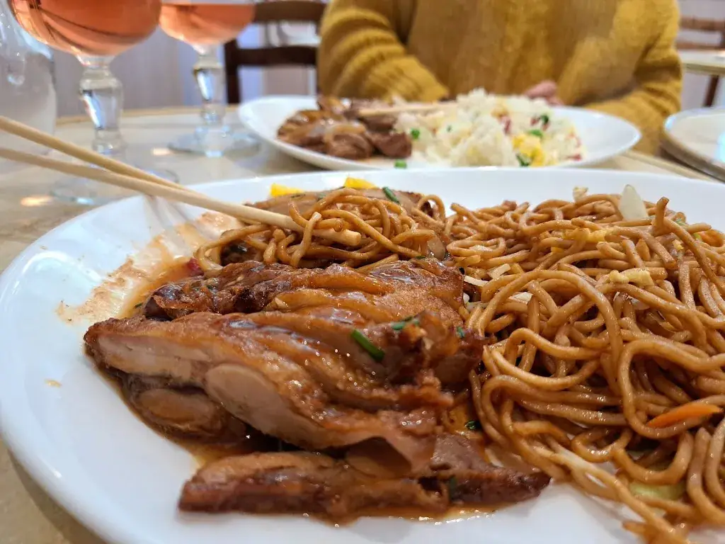 Minella R_Chez panda_Neuville-sur-Saône_recensione