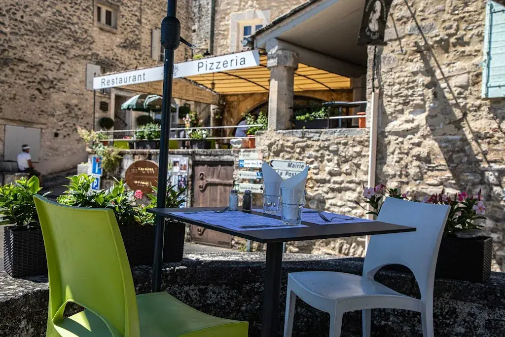 Restaurant pizzeria Le Sade restaurant in Lacoste