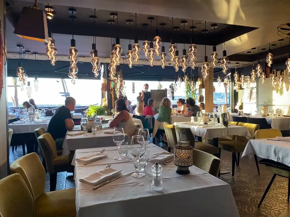 P.Kitchen restaurant bord de mer terrasse pointe rouge_Marseille_slider_image_2