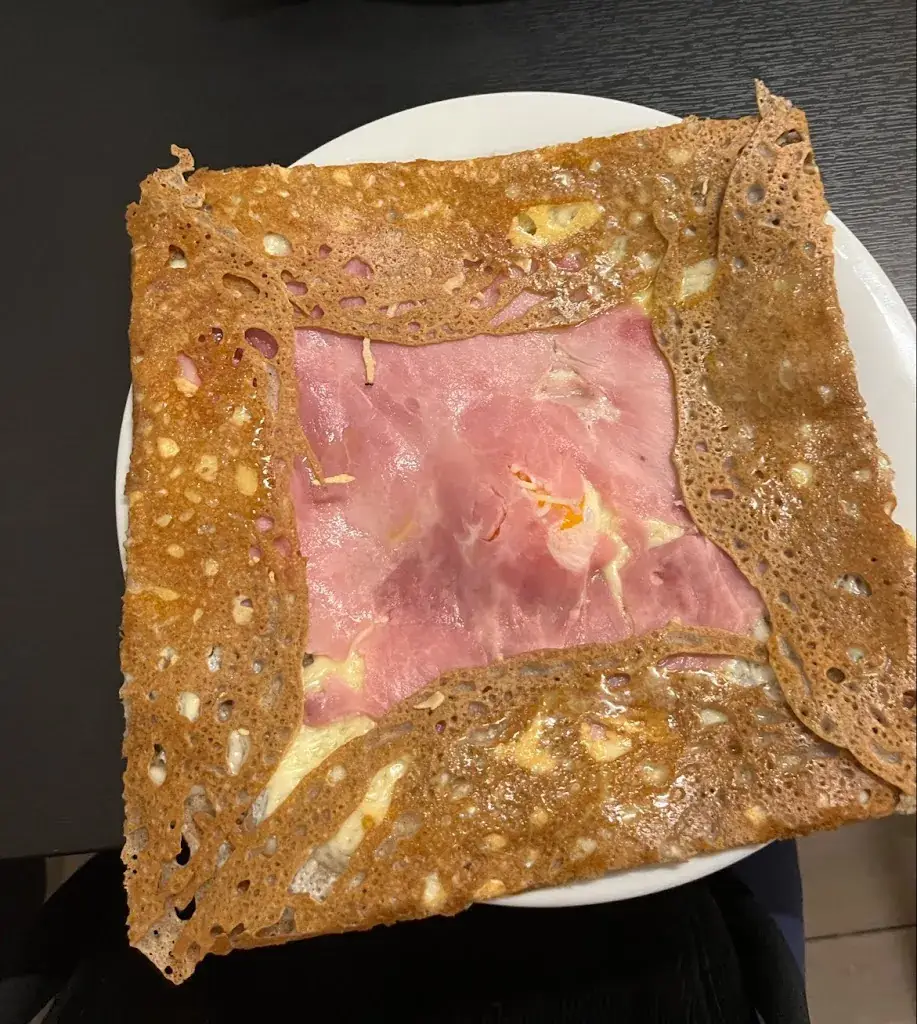 Carolina Novaes_Crêperie Bretonne Triskell_Marseille_review