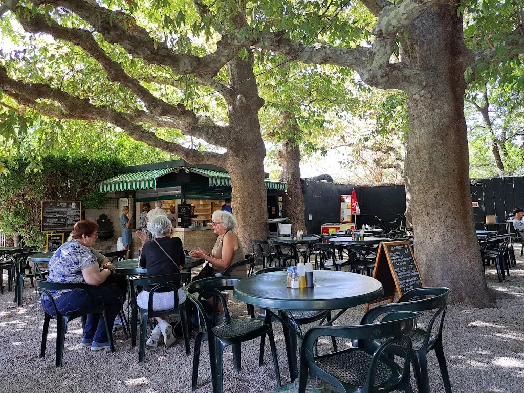 Oliver Simons_La Buvette Du Lac_Marseille_review