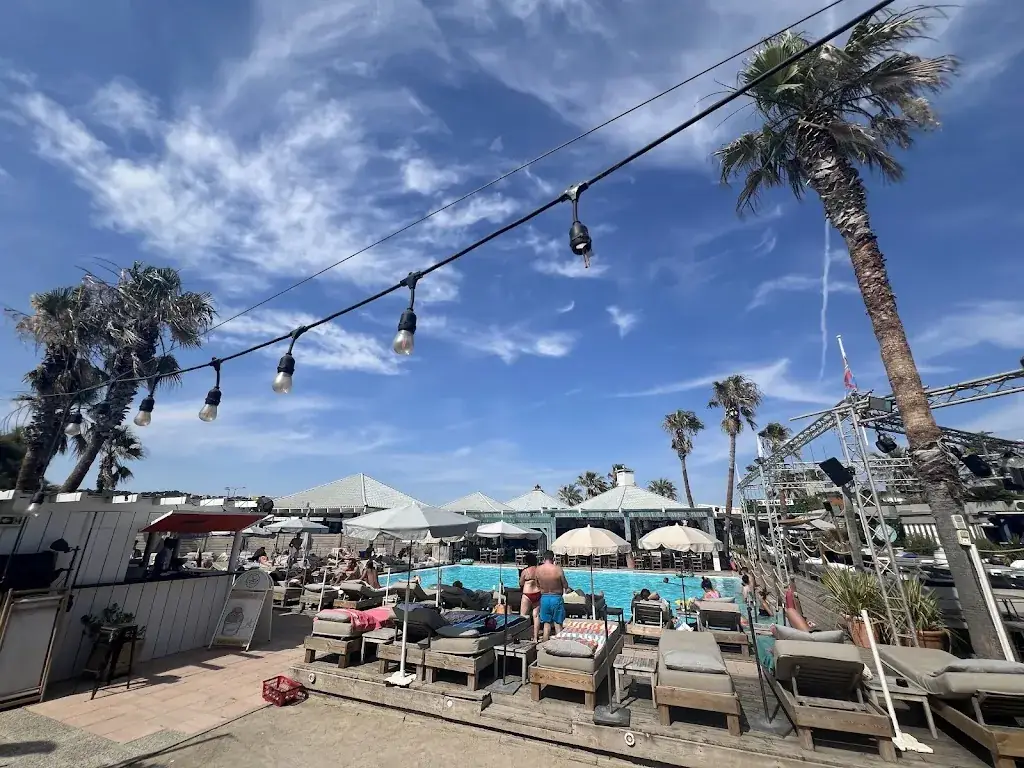 Tomas Ondrcka_SportBeach_Marseille_review