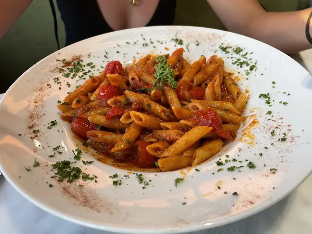 Catlis2102_La Serenata_Marseille_review