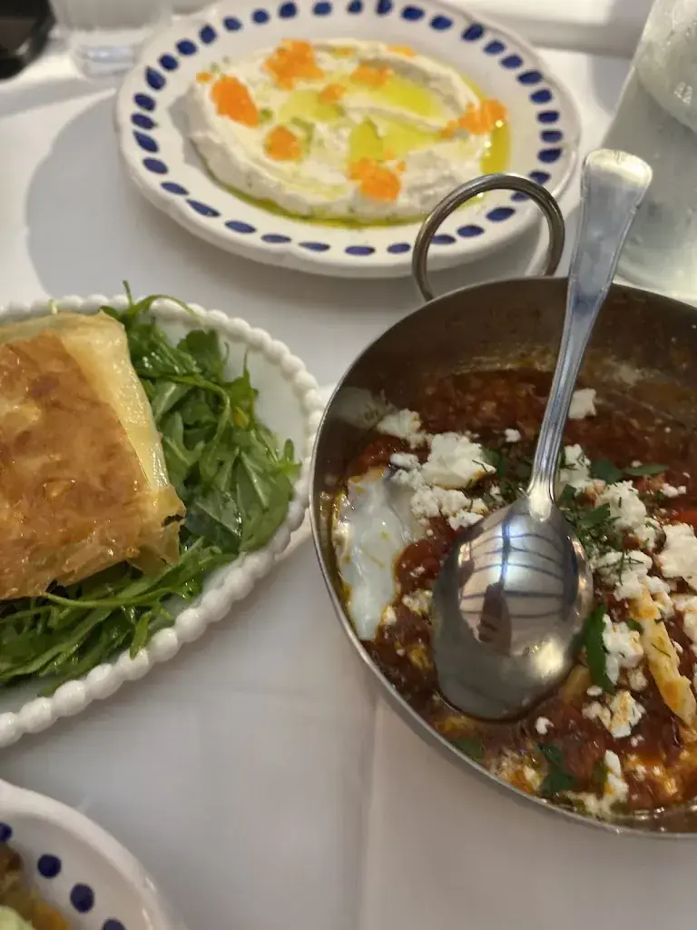 Assmahane_Santorin_Marseille_review