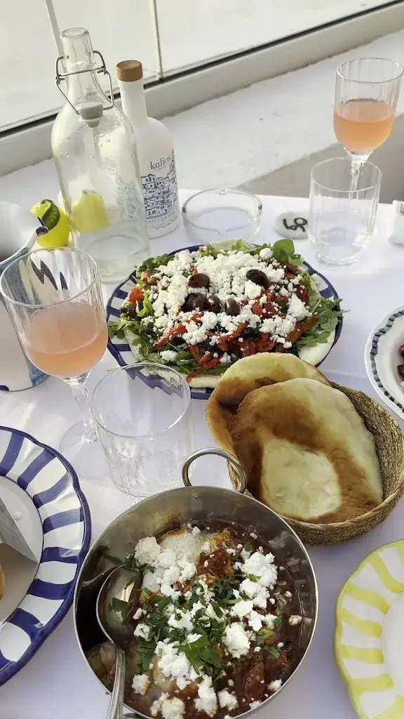 Santorin_Marseille_slider_image_2