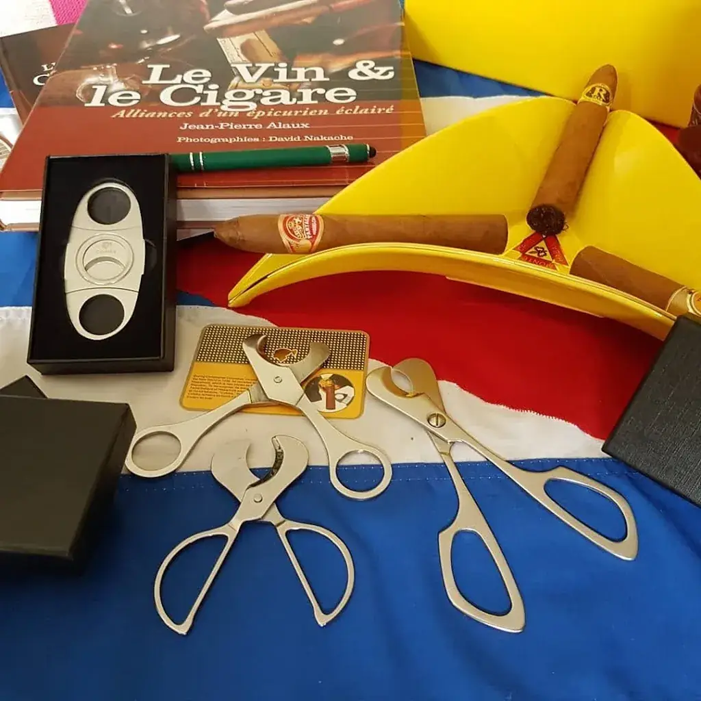 Yannick G Mac'Forell Mr le Baron_Le Bonne Veine_Marseille_review