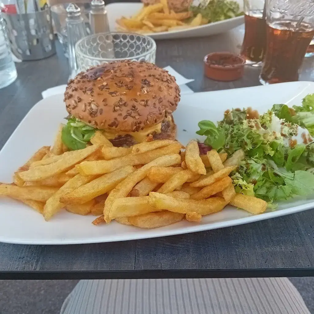 Brasserie La Strada_Marseille_slider_image_2