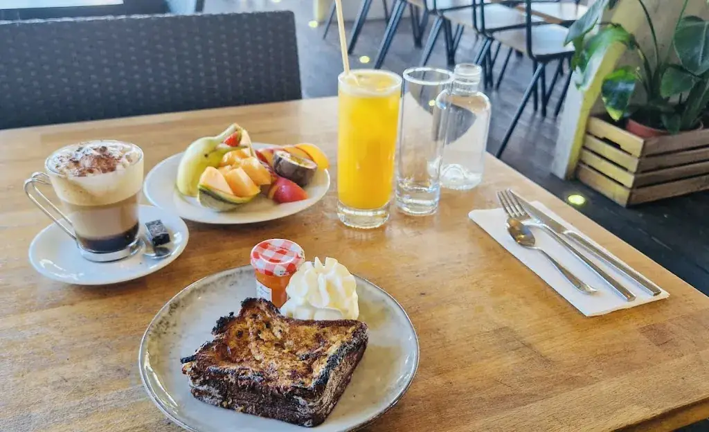 Restaurant Brasserie_Marseille_slider_image_2